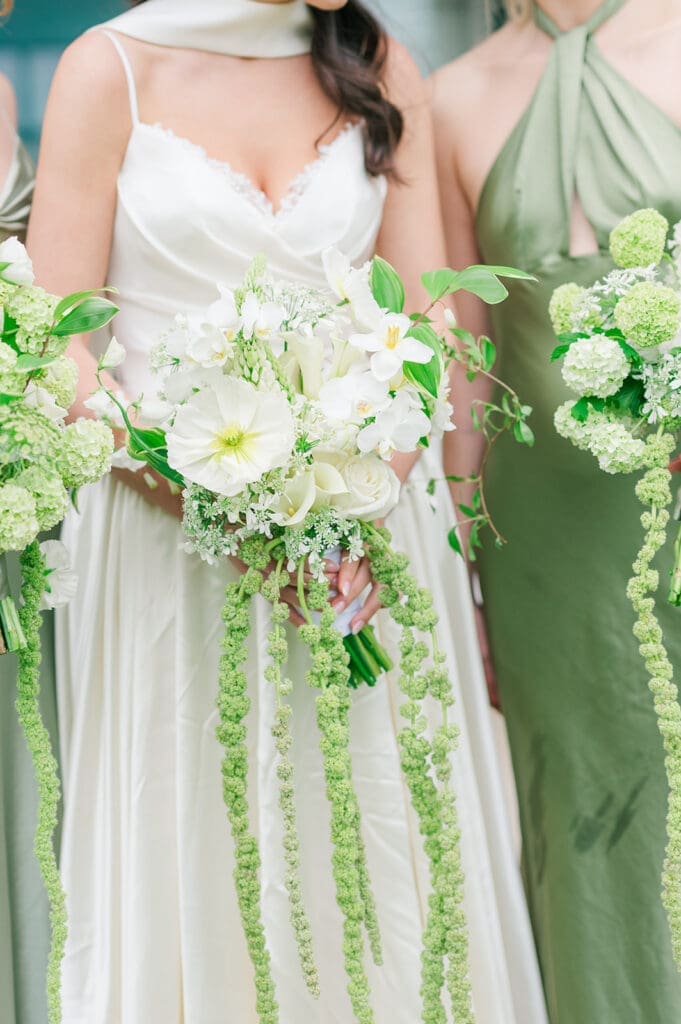 The cascading florals that Natalie and the bridesmaids held. 